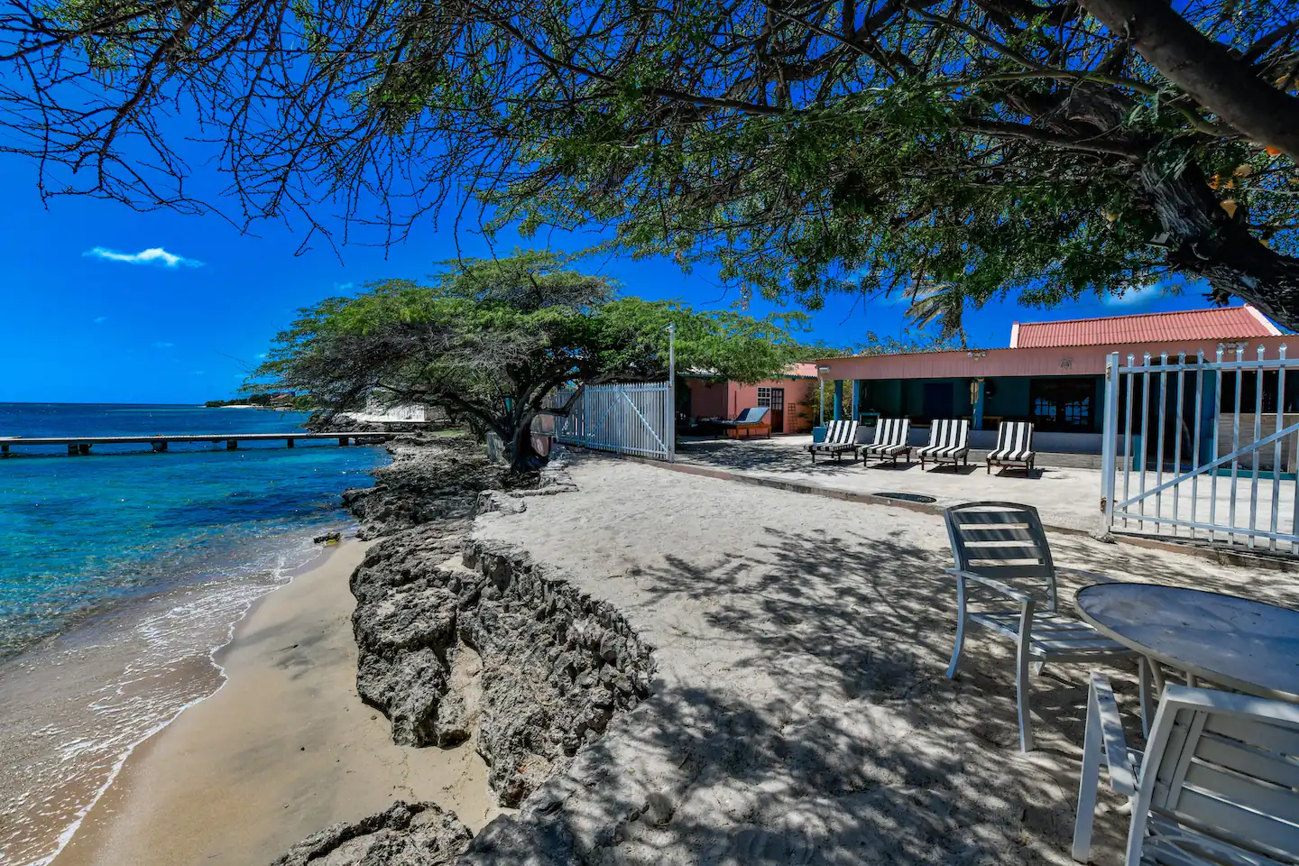 Savaneta – Beachfront 1-Bedroom Apartment